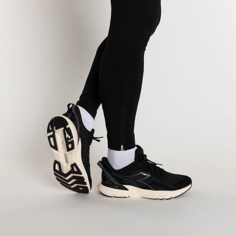 Pánska bežecká obuv Diadora Mythos Blushield Volo Hip 3 black DD-101.179089-C2609 3
