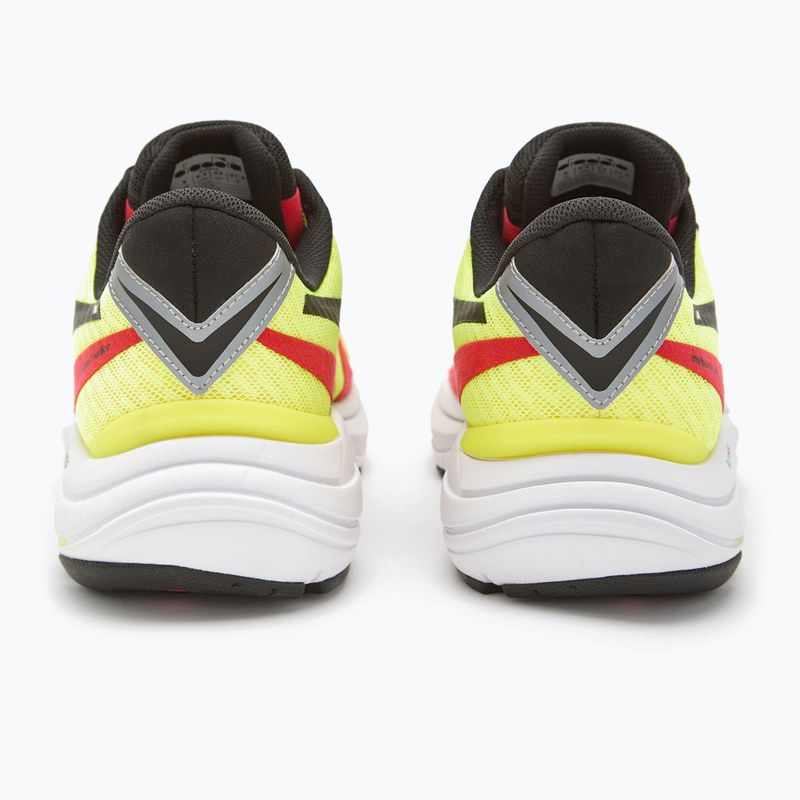 Pánska bežecká obuv Diadora Mythos Blushield 8 Vortice yellow DD-101.179087-D0273 13