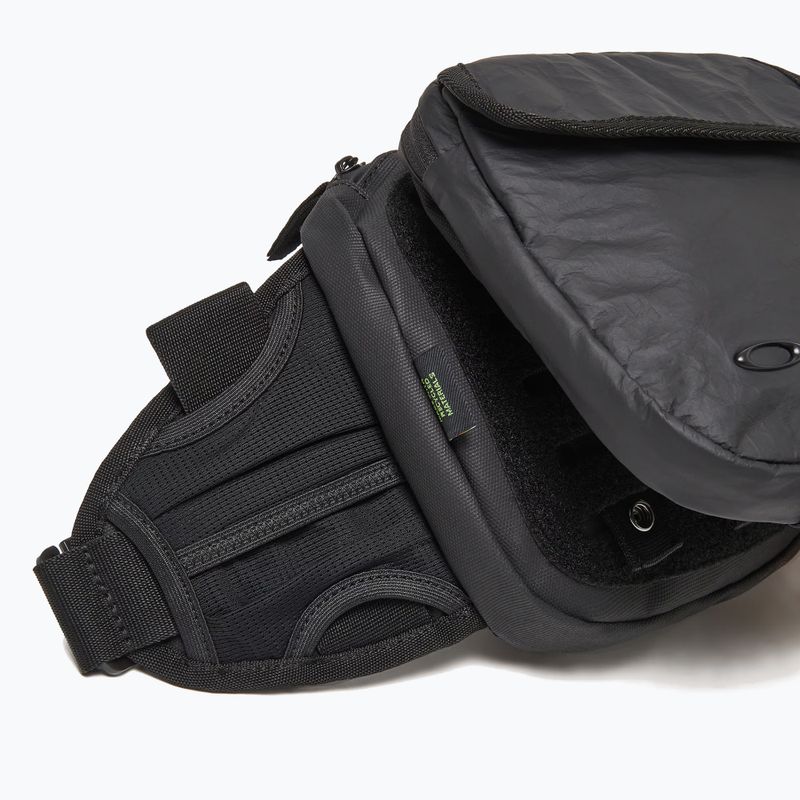 Ľadvinka Oakley Latitude Flex 6,5 l blackout 4