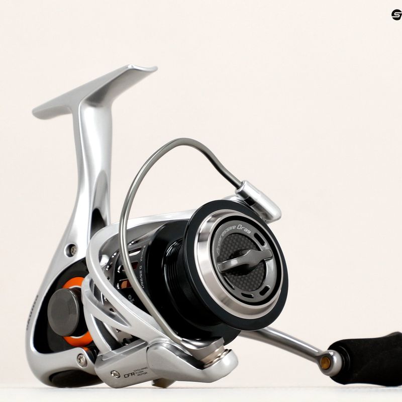 Okuma Helios SX silver rotačný navijak 5