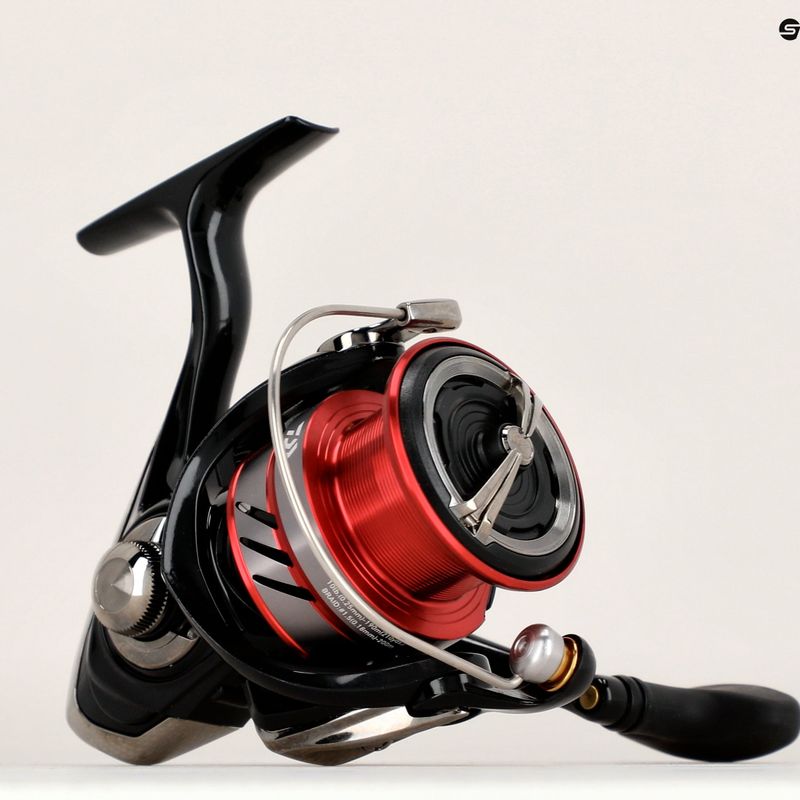 Plavákový navijak Daiwa Ninja Match & Feeder čierny 10217-400 5