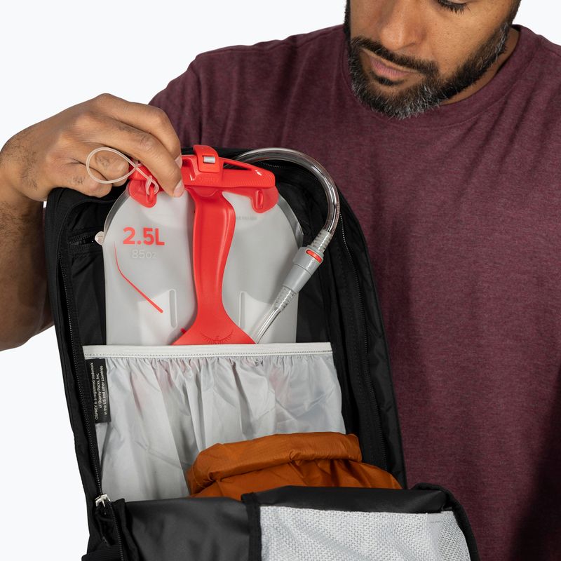 Pánsky turistický batoh Osprey Talon 22 l black/coal grey 12