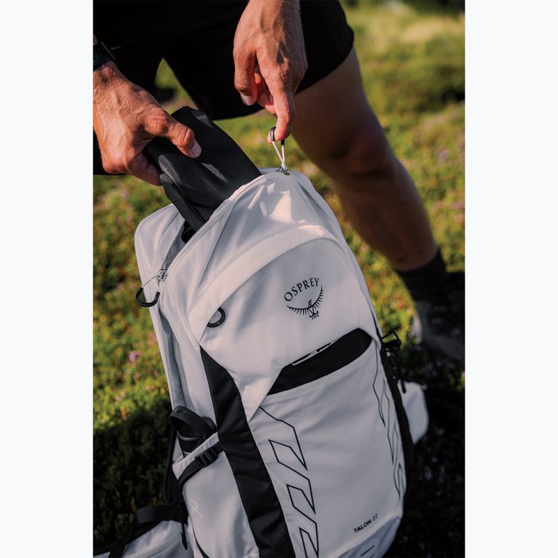 Pánsky turistický batoh Osprey Talon 22 l white/black 14