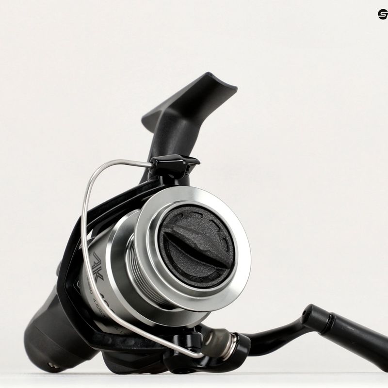 Rybársky kaprový navijak Okuma čierny AK-4000 5