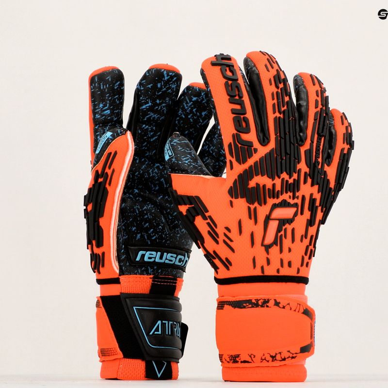 Reusch Attrakt Freegel Fusion Ortho-Tec Brankárske rukavice červené 5370990-3333 9