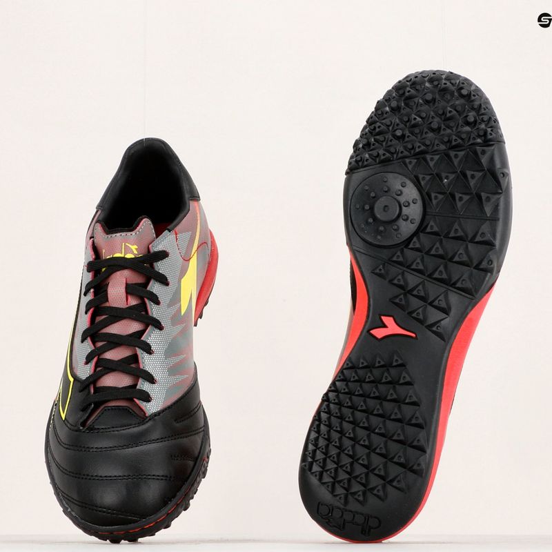 Pánske kopačky Diadora Brasil Elite Veloce R TFR čierno-červené DD-101.179182-D0136-40 17