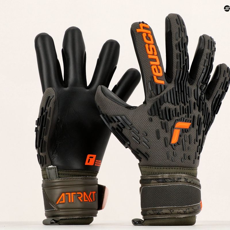 Reusch Attrakt Freegel Strieborné zeleno-oranžové brankárske rukavice 10