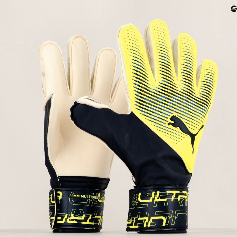 Brankárske rukavice PUMA Ultra Protect 3 RC čierno-zelené 41819 1 7