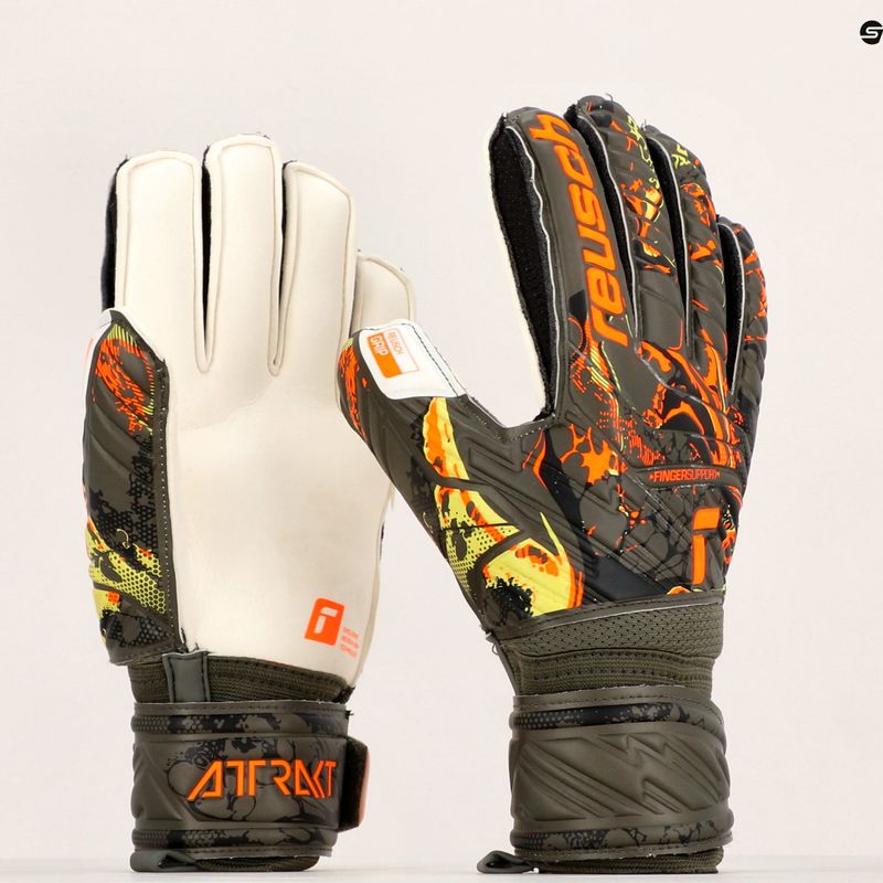 Reusch Attrakt Grip Finger Support Brankárske rukavice zeleno-oranžové 5371-5556 10