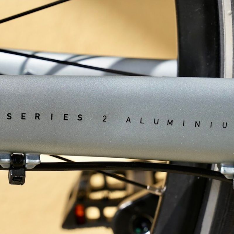 Mestský bicykel Marin Presidio 2 saténový drevený/strieborný/čierny 10