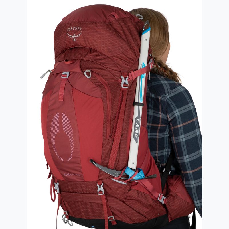 Dámsky trekingový batoh Osprey Aura AG 65 l M-L berry sorbet red 9