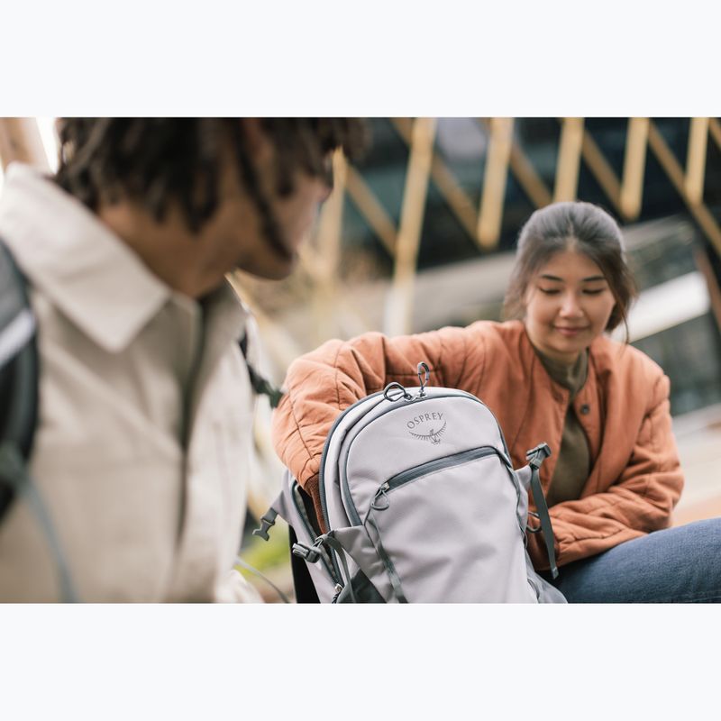 Mestský batoh Osprey Axis 24 l soundwave grey 16
