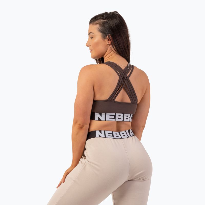 NEBBIA Medium Impact Cross hnedá fitness podprsenka 2