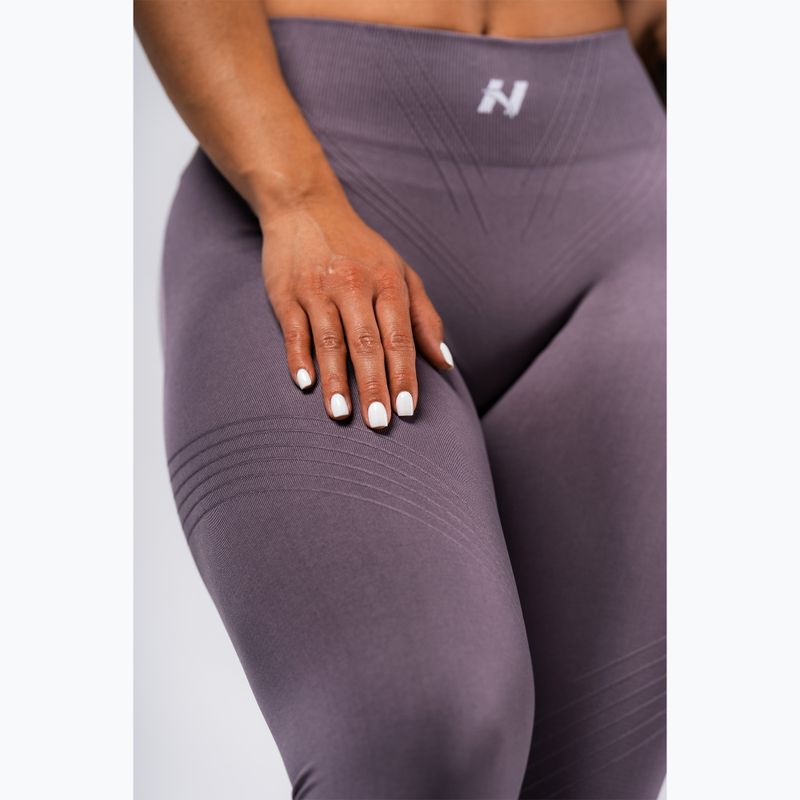 Dámske tréningové legíny NEBBIA Flow Seamless Maximum Push-Up dark grey 4