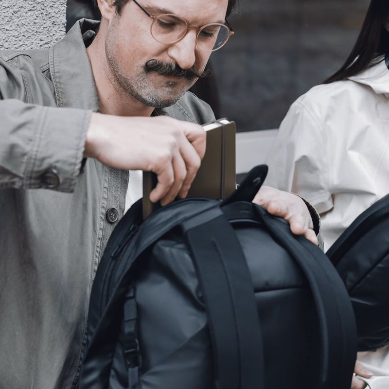 Mestský batoh Thule Tact 21 l čierny 6