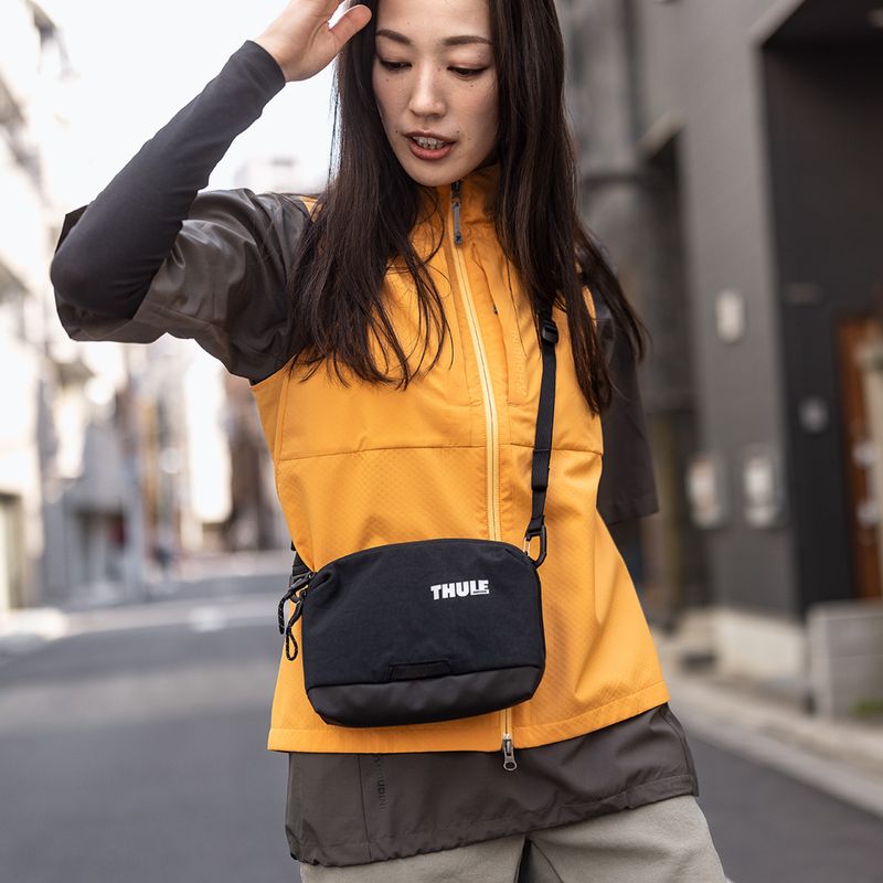 Thule Paramount Crossbody čierna 14