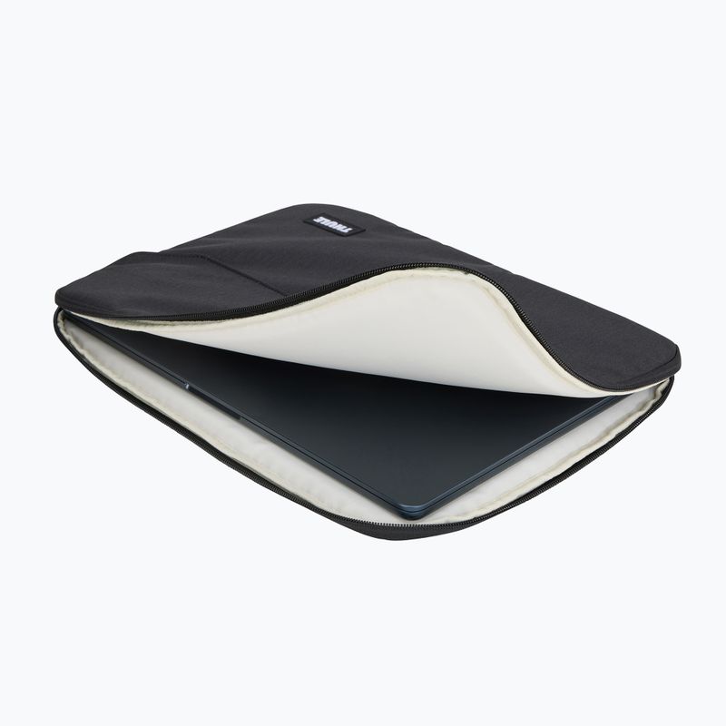 Puzdro na MacBook Air 15" Thule Lithos Sleeve black 7
