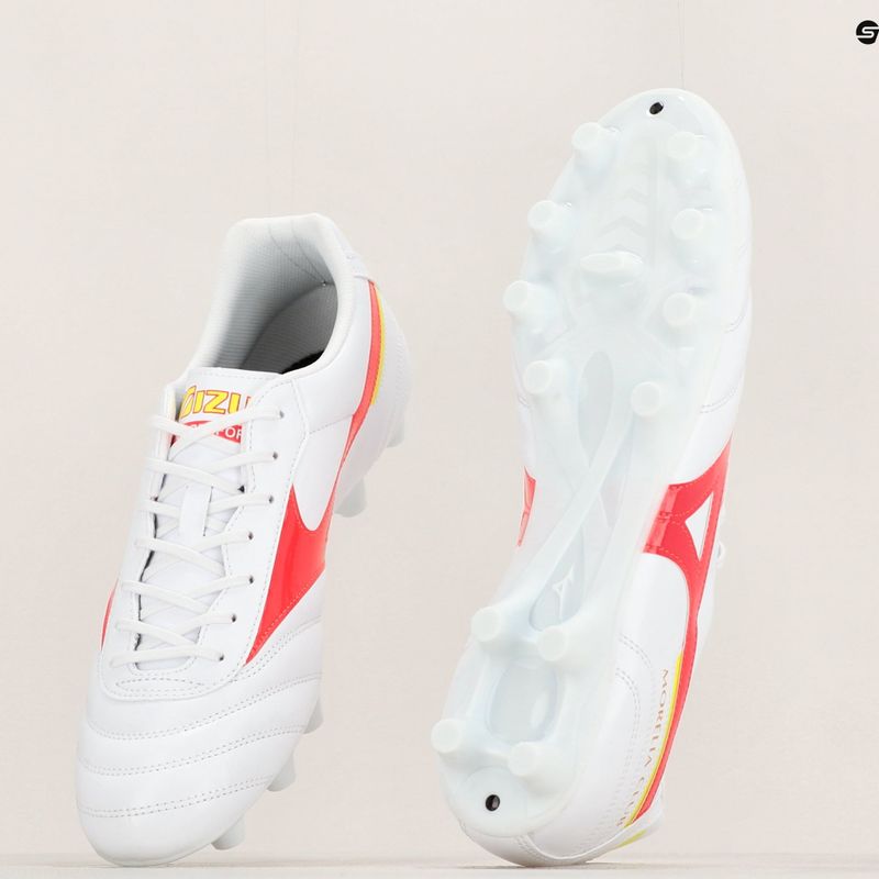 Mizuno Morelia II Club MD pánske kopačky white/flery coral2/bolt2 12