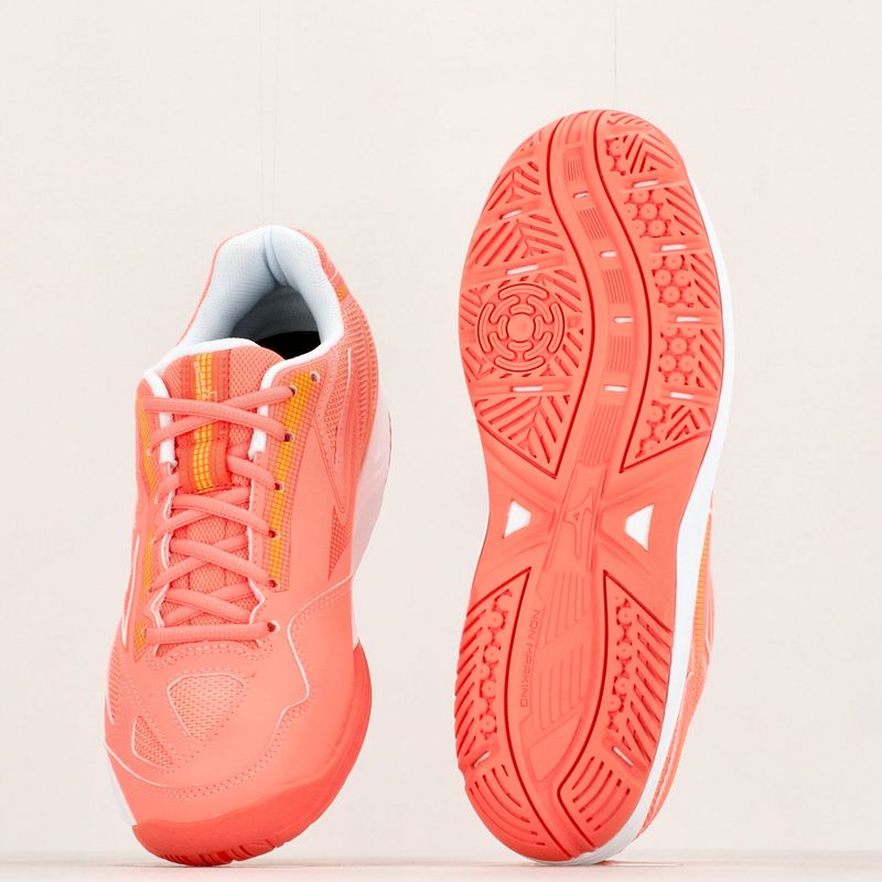 Dámska tenisová obuv Mizuno Break Shot 4 AC candy coral / white / fusion coral 12