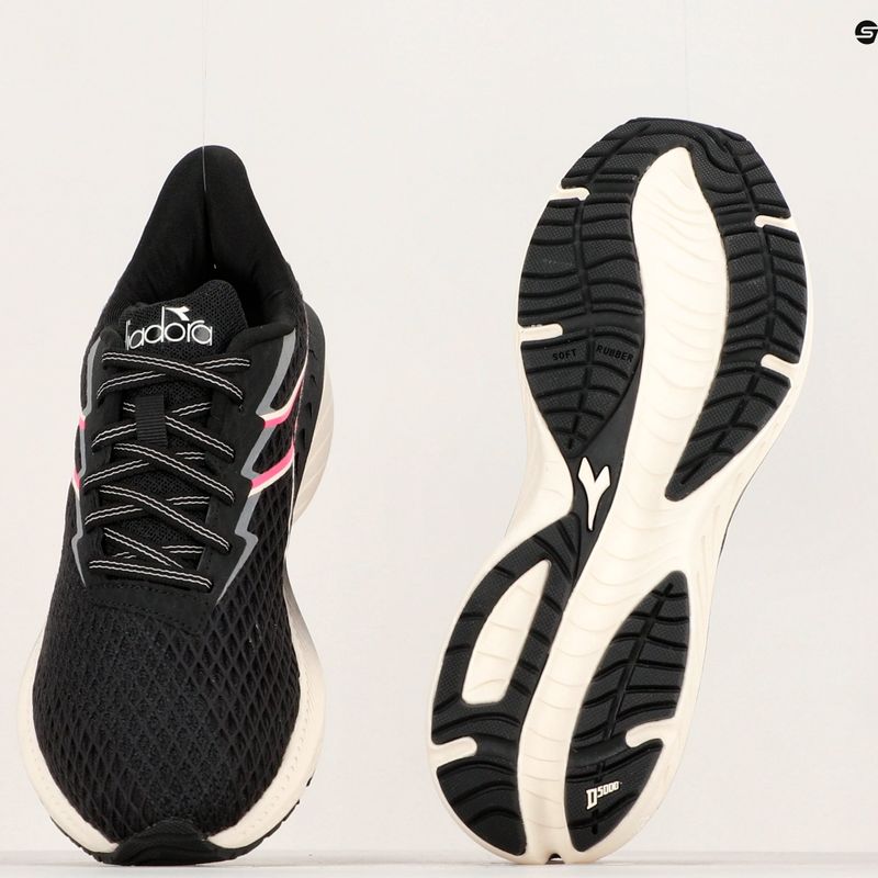 Dámska bežecká obuv Diadora Strada black/whisper white 19