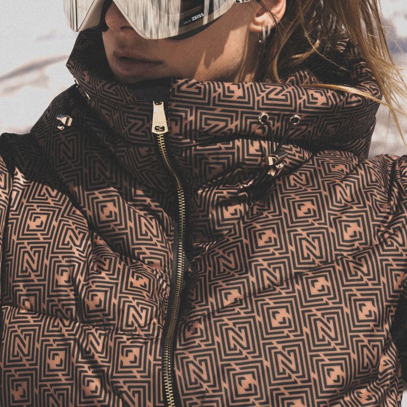 Dámska lyžiarska bunda Nikkie Newport Logo camel 8