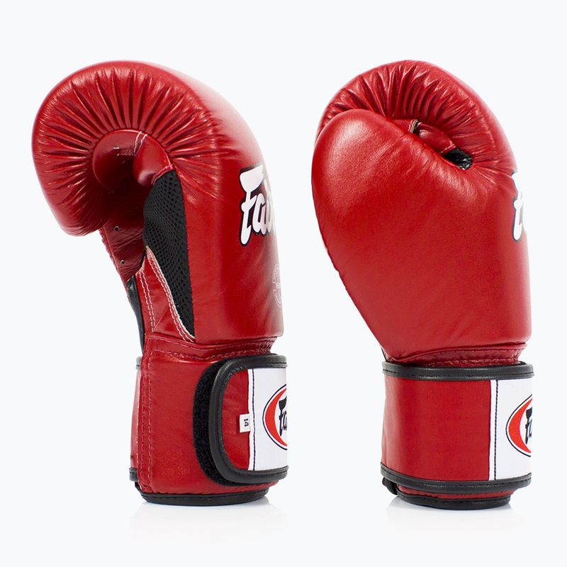 Fairtex Universal Priedušné červené boxerské rukavice 3