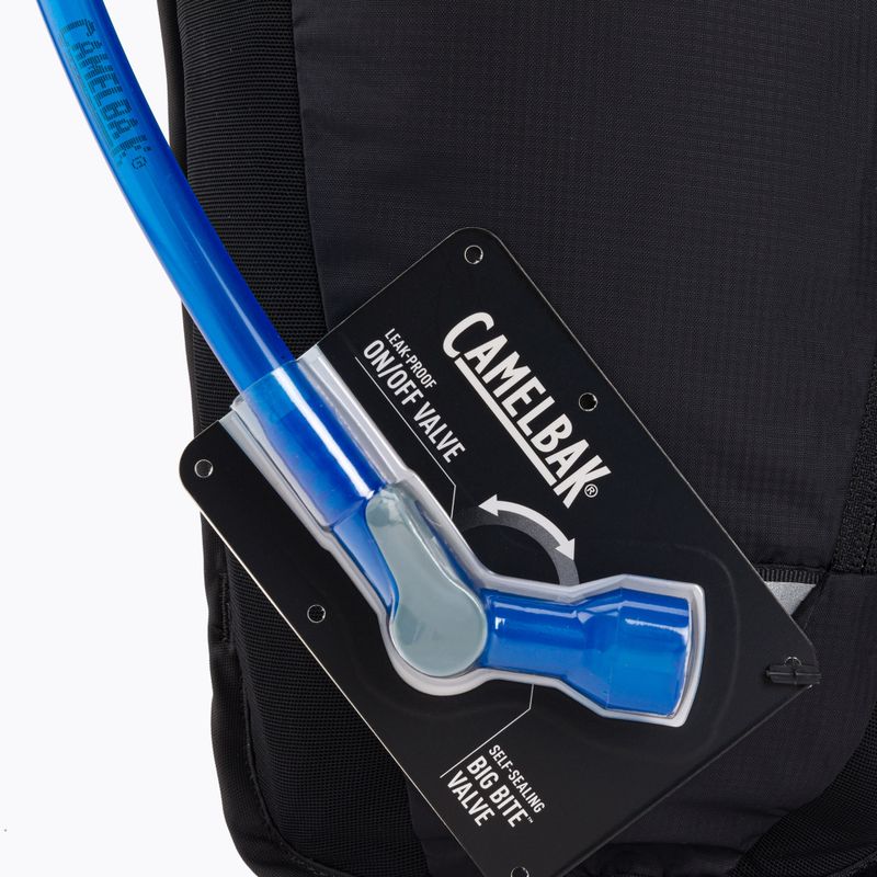 Cyklistický batoh CamelBak Rogue Light so 7-litrovým rezervoárom čierny 2403001000 5