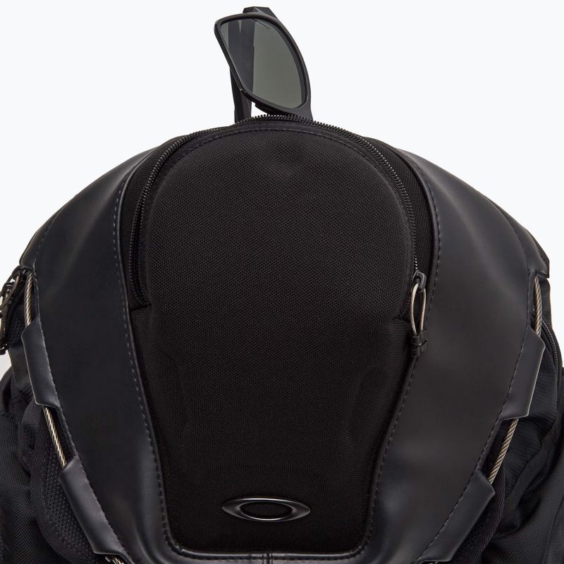 Turistický batoh  Oakley Kitchen Sink 34 l stealth black 2