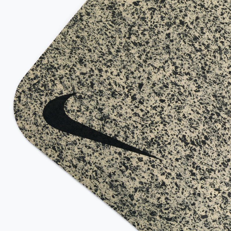 Podložka na jogu Nike Flow 4 mm sivá N1002410-119 3