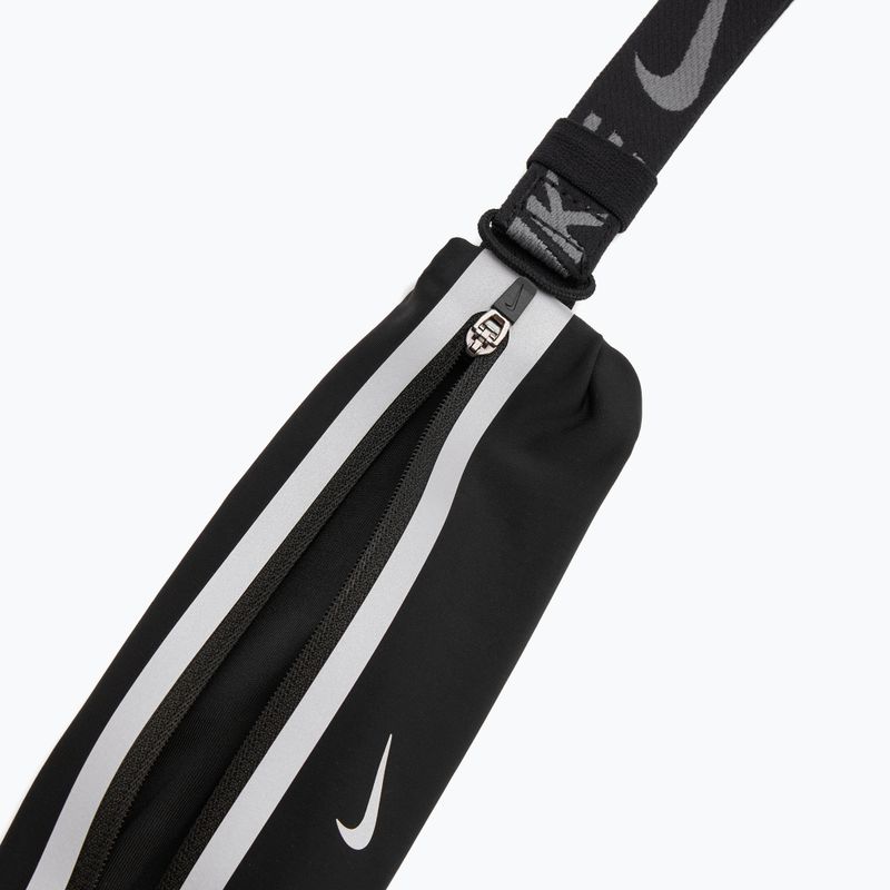 Bežecký opasok Nike Slim 4.0 black/black/silver 5
