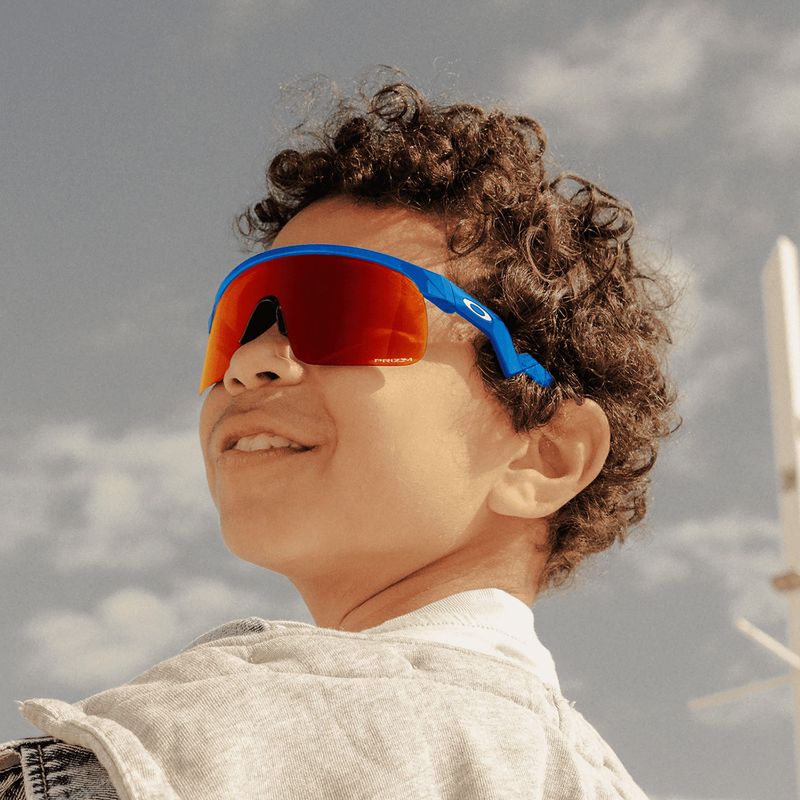 Detské slnečné okuliare Oakley Resistor sky blue/prizm ruby 13