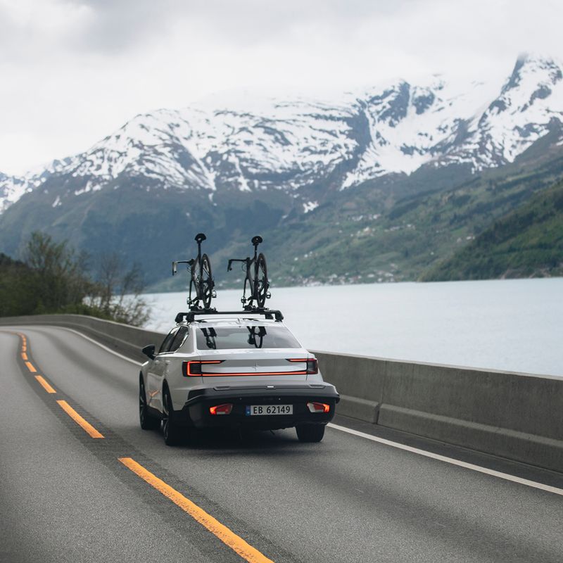 Strešný box Thule Arcos M black 12