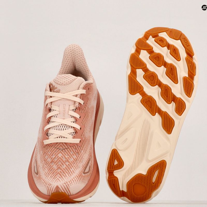 Dámska bežecká obuv HOKA Clifton 9 sandstone/cream 9
