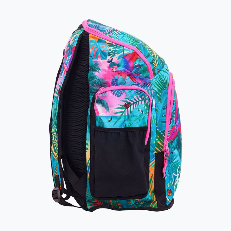 Batoh Funkita Space Case 40 l na pláži 4