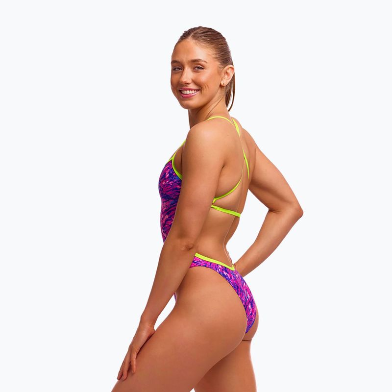 Dámske jednodielne plavky Funkita Strapped Cut Away One pieces sweet scaley 2