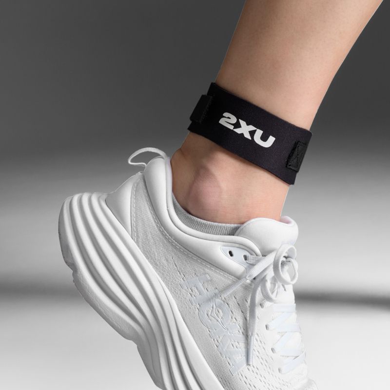 Triatlonová ortéza na členok 2XU Timing Chip black/black 3