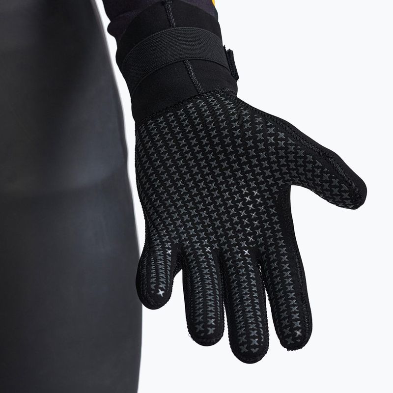 Neoprénové rukavice  2XU Propel Neoprene black/ambition 3