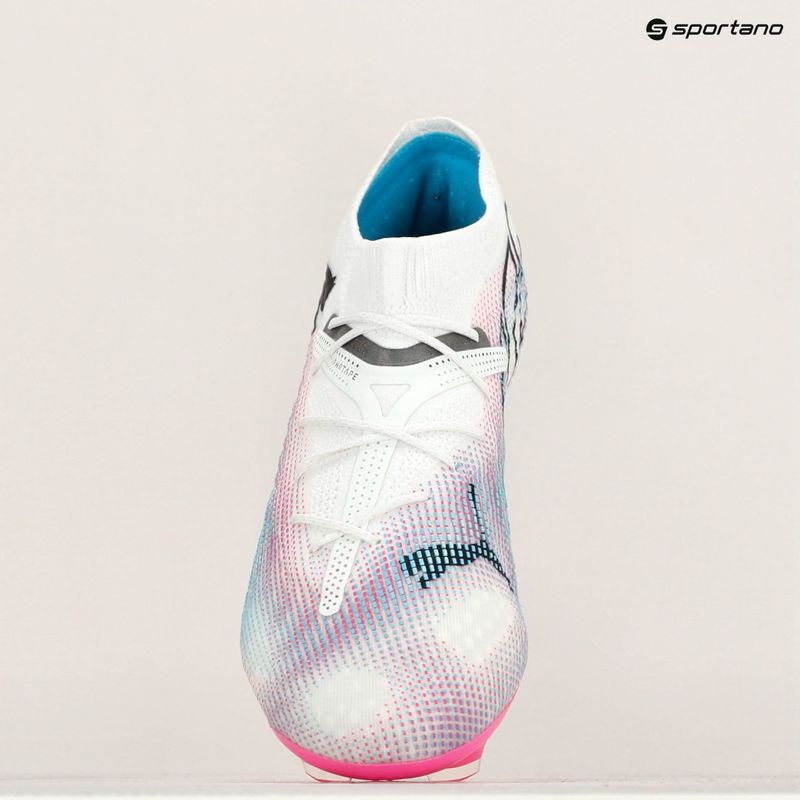 Futbalová obuv PUMA Future 7 Ultimate Low FG/AG white/black/poison pink/bright aqua/silver mist 16