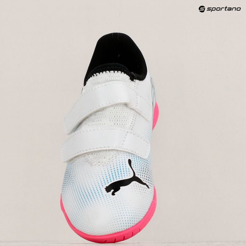 Detská futbalová obuv PUMA Future 7 Play IT V puma white/puma black/poison pink 11