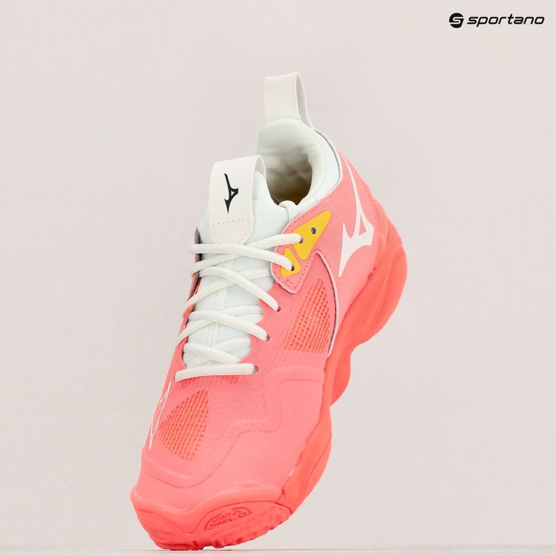 Dámska volejbalová obuv Mizuno Wave Momentum 3 candy coral/black/bolt 2 neon 15