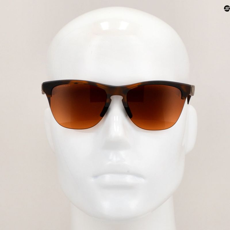 Slnečné okuliare Oakley Frogskins Lite matná hnedá korytnačka/prízemný hnedý gradient 9