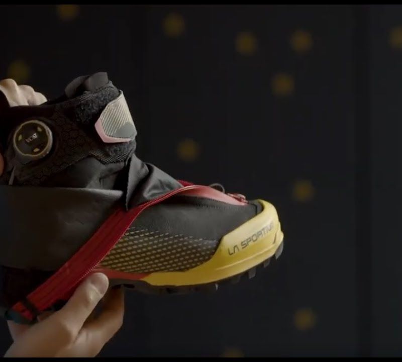 Pánske vysokohorské topánky La Sportiva Aequilibrium Top GTX black/yellow 21X999100 12