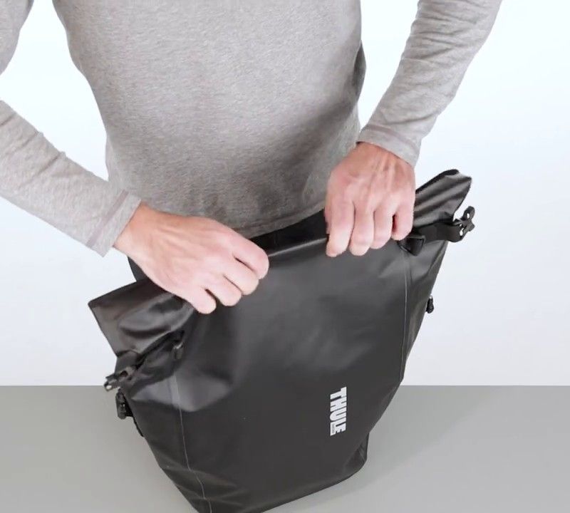 Thule Shield Pannier 13L modrá 3204206 nosič na bicykel 5