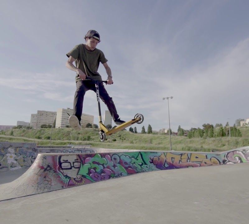 Street Surfing Stunt Scooter Ripper červený/strieborný freestyle skúter 9