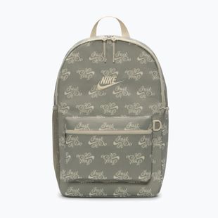 Mestský batoh Nike Heritage 23 l light army/light khaki/light khaki