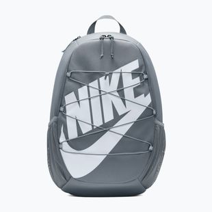 Mestský batoh Nike Heritage Sweep 25 l smoke grey/smoke grey/white