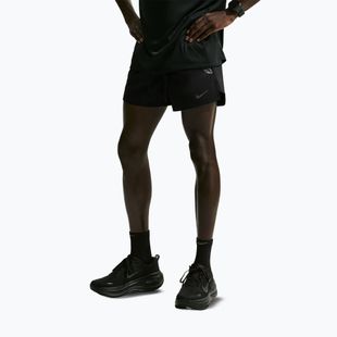 Pánske bežecké šortky Nike Stride black