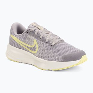 Dámske bežecké topánky Nike Run Defy silver lilac/sail/cream ii/fennel
