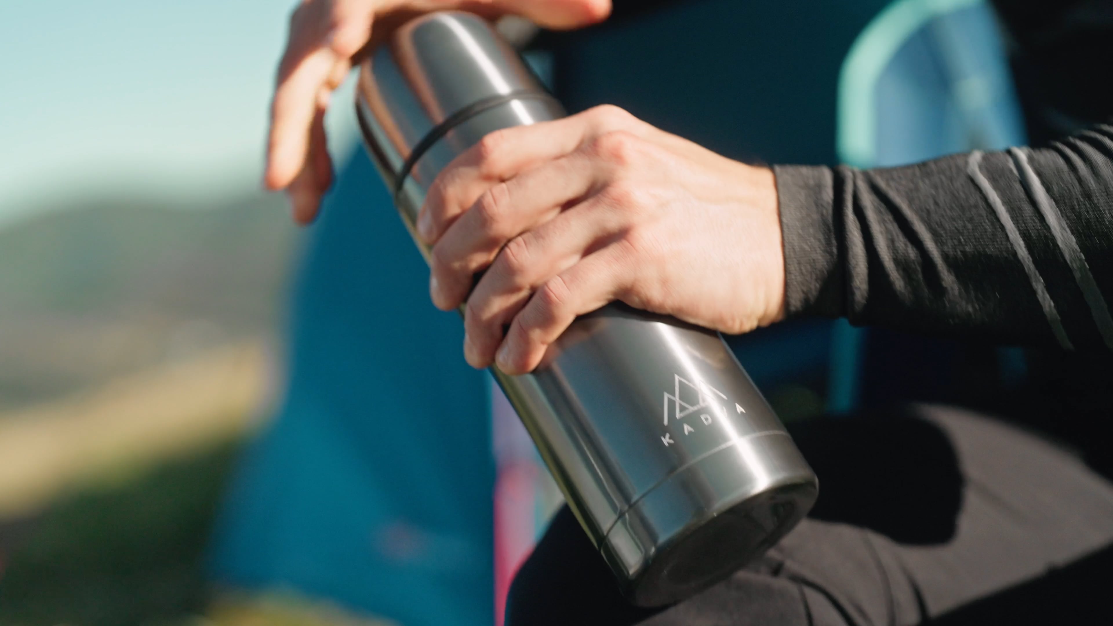 Termoska KADVA Vulcan 1000 ml kovová 