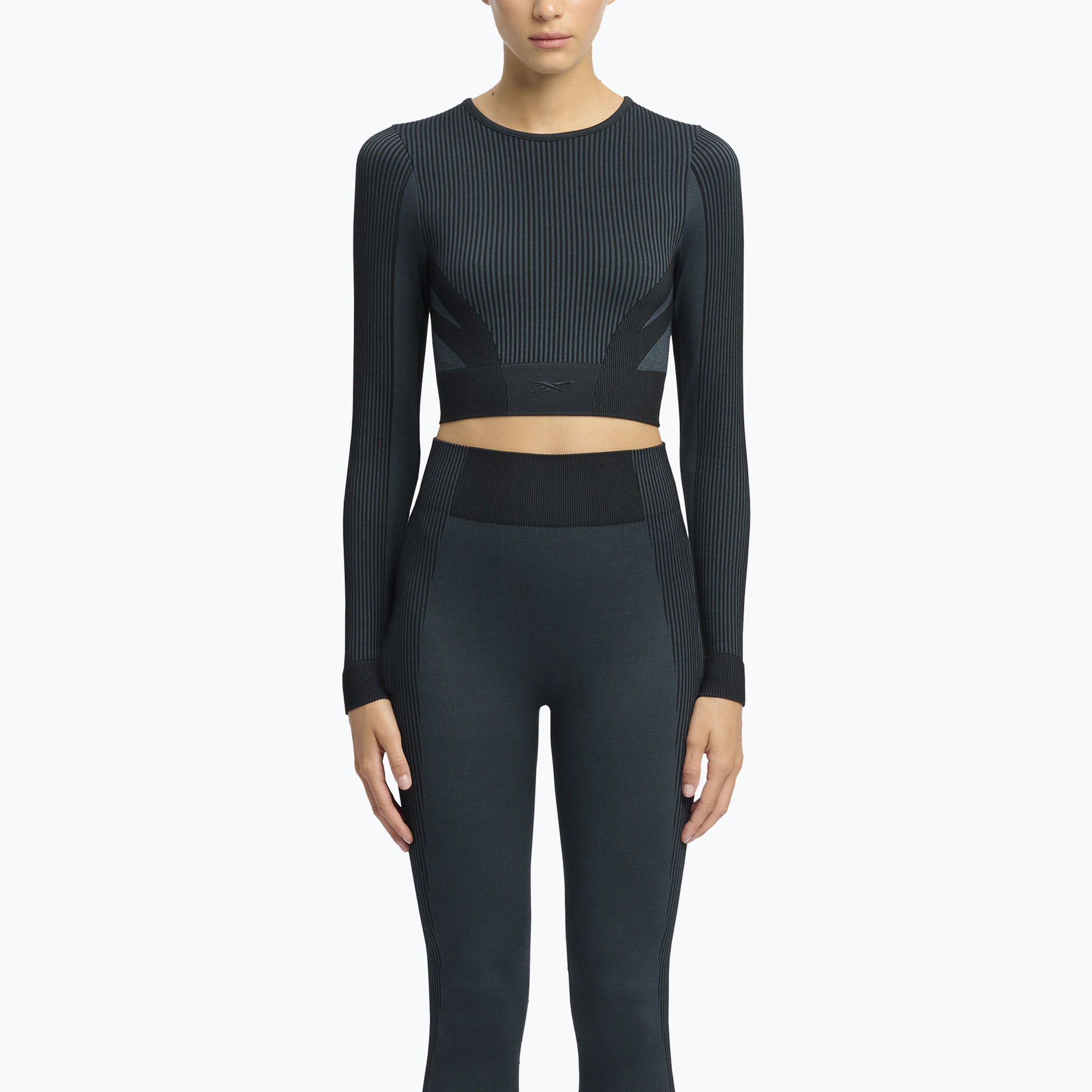 Dámske tréningové tričko s dlhým rukávom Reebok RBK Lab Seamless Crop black (RBK Lab Seamless Crop 100221559)